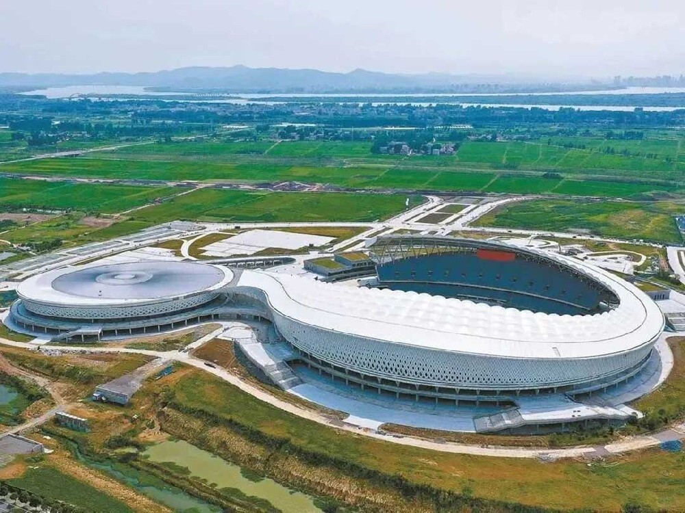 融入山水之間的PTFE膜結構運動中心